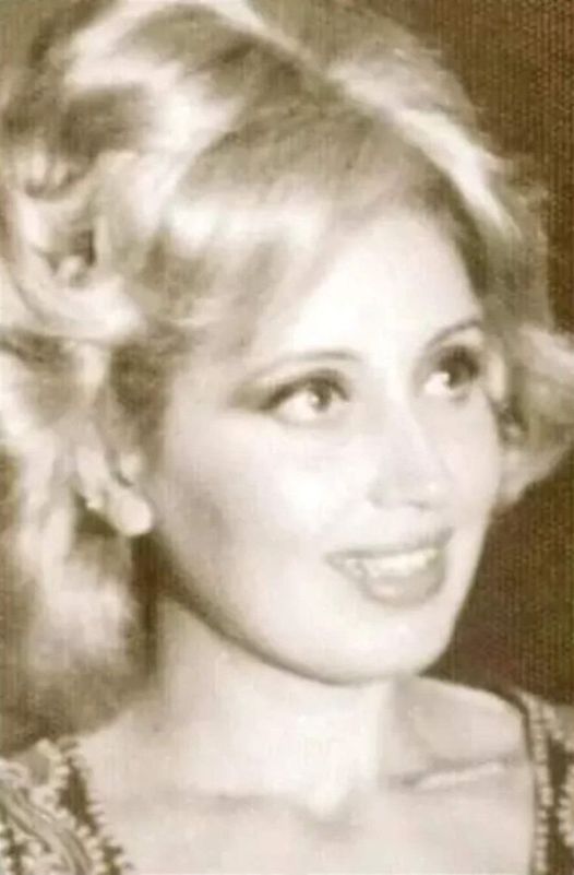 Cristiana Bota, legendă a prezentării TVR din anii ’80, rememorată ca una dintre cele mai profesioniste crainice din istoria televiziunii românești pre-revoluționare.