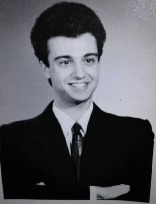 Recunoașteți Artistul Iubit De Milioane De Romani In Anii ’90? Cu Muzica Lui S-Au Vindecat Oameni Pe Patul De Spital