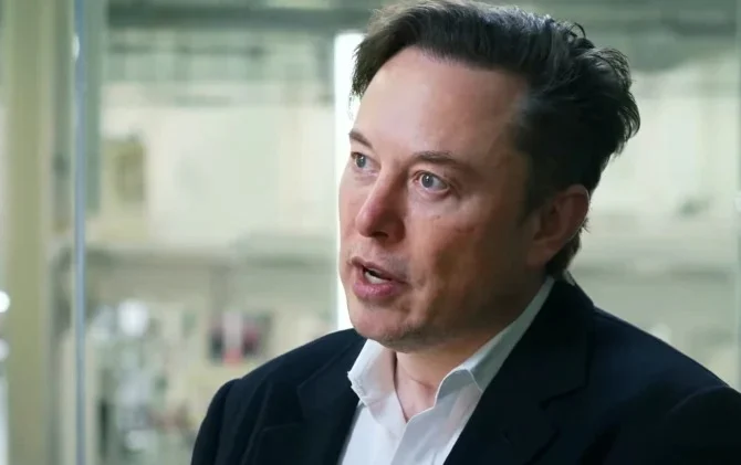 Elon Musk Recrutează Talente din România: Salarii de Până la 257.000 de Euro pe An pentru Muncă de Acasă