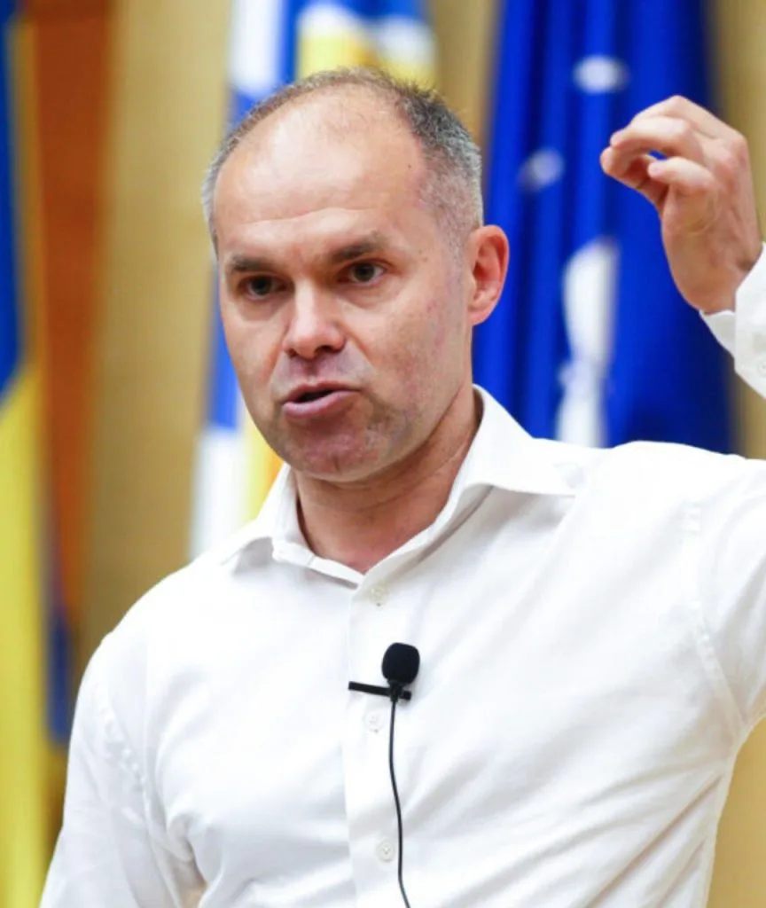 Daniel Funeriu, apel către contracadidați: Să spună, punct cu punct…