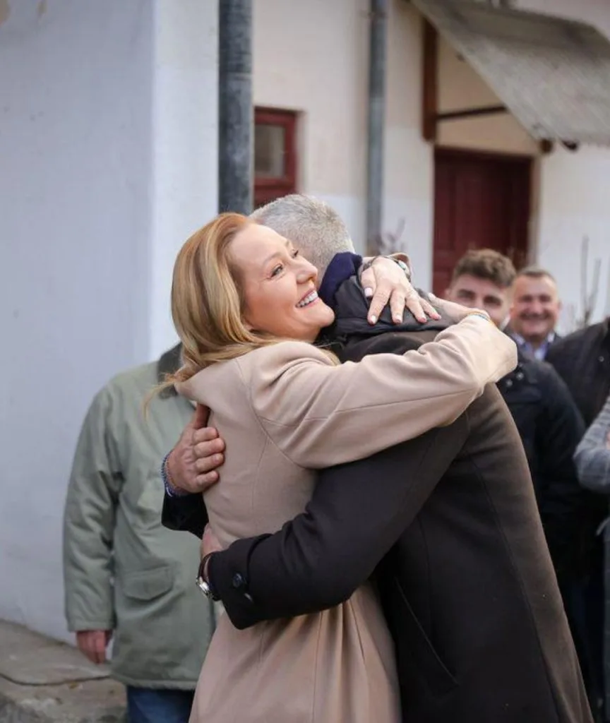 Primul lucru pe care l-a făcut Elena Lasconi după ce a ieșit de la vot: