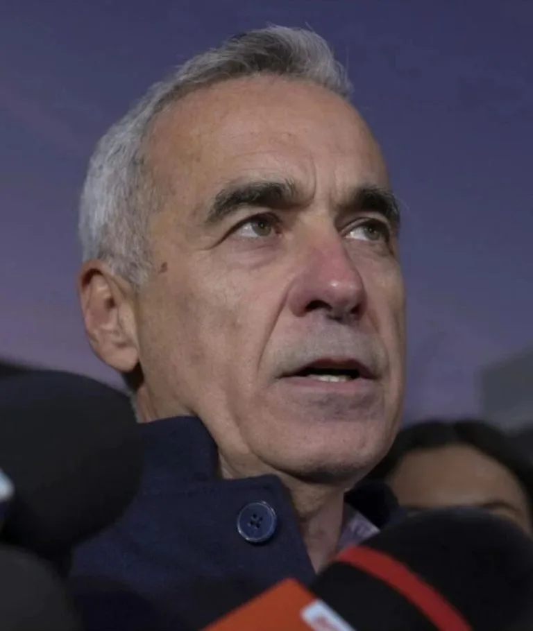 Lovitură totală pentru Liviu Dragnea. Călin Georgescu a ieșit câștigător.