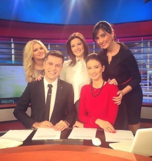 Fosta prezentatoare tv de la Antena 1 a născut în secret al cincilea copil. Prima imagine cu bebelușul