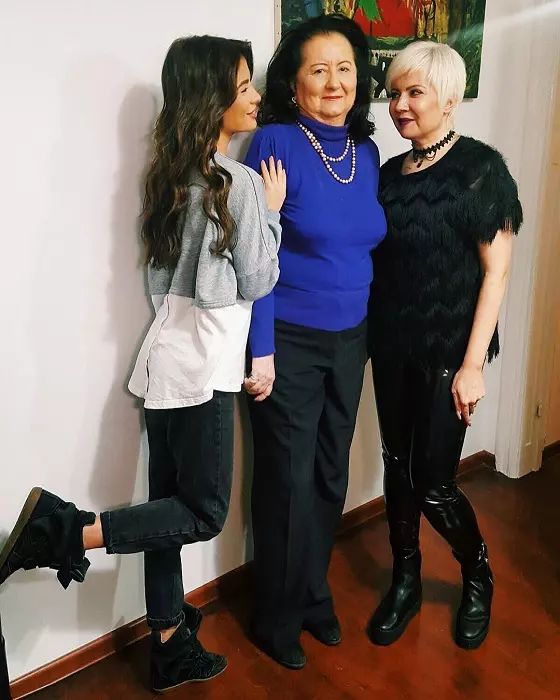 Catinca Roman merge la Asia Express cu gândul la Mioara, mama ei   Sfatul de aur primit de la mama ei de care va ține cont
