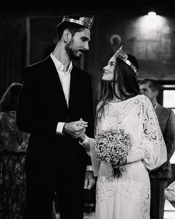 Theo Rose și Anghel Damian se pregătesc să devină părinți din nou, la câteva luni de la nuntă?! Cum au fost surprinși când credeau că nu-i vede nimeni?!