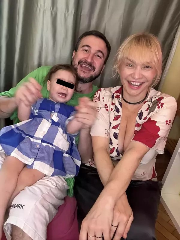 „Doamne, e superb” Cu cine seamănă fiul Cristinei Cioran?! Vedeta a publicat primele imagini după ce a născut