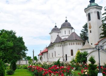 Reguli de comportament atunci când vizitezi o mănăstire