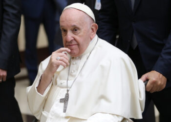 Ce se întâmplă, de fapt, cu Papa Francisc. Anunțul venit la cinci săptămâni după ce s-a îmbolnăvit