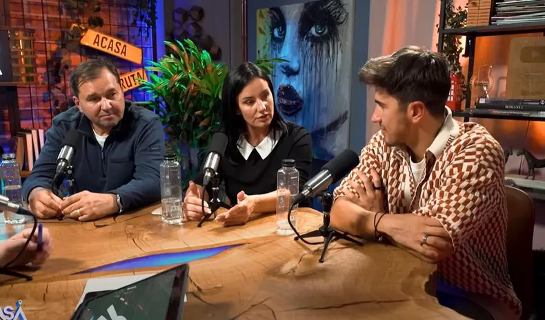 Sebastian Dobrincu are o relație tensionată cu părinții. Mama sa a mărturisit dureros: „Mi-a spus: ‘Cândva voi atinge un statut important și nu-ți voi atribui niciun merit’.”