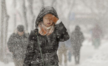 Meteorologii emit avertizări de Cod Roșu pentru ninsori abundente și temperaturi de până la -9 grade Celsius. Românii ar putea avea parte de un Paște cu zăpadă