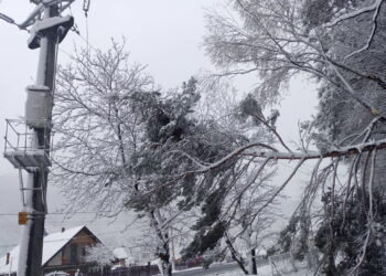 Vremea a luat-o razna! România, sub zăpadă, în plină lună mai