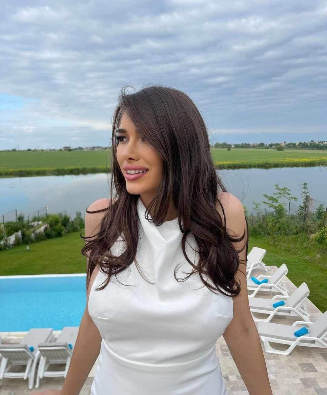 Momente dificile pentru Iustina de la Insula Iubirii. A ajuns la spital din cauza unor simptome ignorate