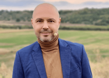 Salariul impresionant câștigat de Mihai Mitoșeru la Tele Eurobingo Show, pe vremea când era la Antena 1: „Câștigam cât să-mi iau o garsonieră în fiecare lună. Am pierdut tot”