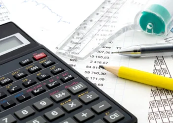 Majorare salarială de 1.300 de lei, valabilă din ianuarie 2026. Ce angajați vor beneficia de venituri mai mari