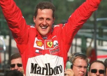 Vești încurajatoare despre Michael Schumacher. Legendarul pilot nu mai este…Vezi in comentarii