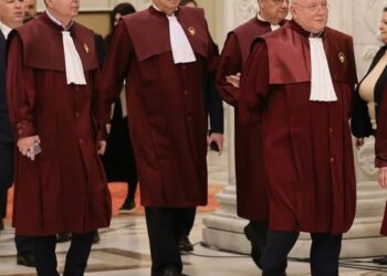 SCANDAL la CCR și în justiție: magistrații iau în calcul plecări în masă… Vezi mai mult