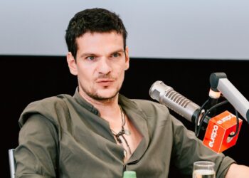 Tudor Chirilă, atac frontal la adresa lui Ilie Bolojan: „Împăratul e gol și ne prefacem că nu vedem. Un sistem care joacă simultan la putere și în opoziție”