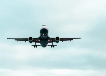 Avion cu pasageri la bord, dispărut misterios de pe radar. Autoritățile sunt în stare de alertă maximă și au declanșat operațiunea de căutare