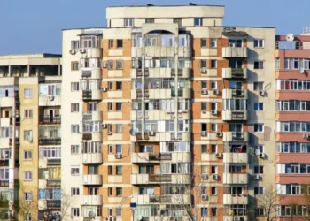 Renovările aparent banale pot avea consecințe legale grave. Ce riscă proprietarii de apartamente