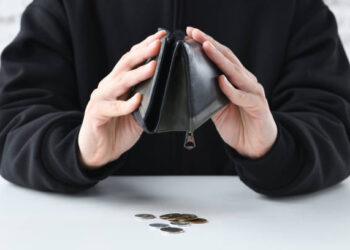 Se taie salariile cu 10%. Guvernul adoptă noul pachet de austeritate!!!