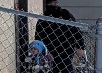 Agenții ICE au arestat un copil de cinci ani care se întorcea de la grădiniță, stârnind un val de reacții și indignare publică