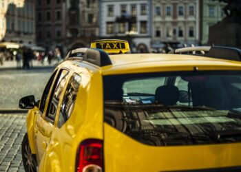 La un pas de o nouă tragedie! Trei minori din Târgu Mureș ar fi plănuit dispariția unui taximetrist, după modelul cazului Cenei. Motivul invocat este de-a dreptul cutremurător
