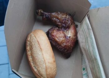 Cât costă o pulpă de pui și o chiflă la Kaufland în 2026. Un client a publicat bonul