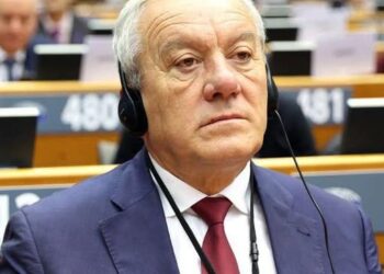 Constantin Toma il  apără pe Bolojan : „Partidul meu face un joc foarte periculos”