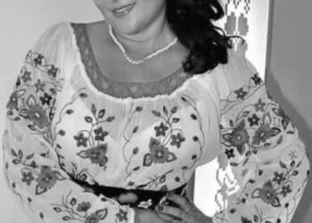 Ultimele imagini cu Mihaela Cojocaru îți frâng inima. Zâmbea în culise, iar acum lumea folclorului o plânge…Vezi in comentarii