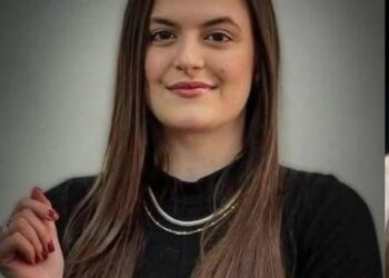 O tânără de 22 de ani a murit imediat după ce a ajuns acasă de la spital. Medicii i-au fă… Vezi mai mult