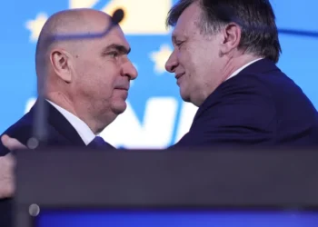 Crin Antonescu lansează un nou atac dur la adresa lui Ilie Bolojan: „Ia măsuri aberante! Este campionul haștagismului și al tefelismului, lider de facto al USR, nu al PNL”
