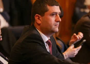 Scapă de moțiune, dar nu de ridicol! Miruță, ținta glumelor din Parlament: „Vă spun un singur lucru, în două cuvinte: aveți zero șanse”