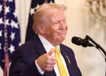 Reacții dure după APARIȚIA NEAȘTEPTATĂ a unui personaj controversat la CONSILIUL PĂCII: „O rușine! E disperat după Donald Trump”
