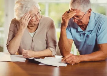 Crezi că pensionarea e gratuită? Deschiderea dosarului de pensie în 2026 vine cu cheltuieli mari