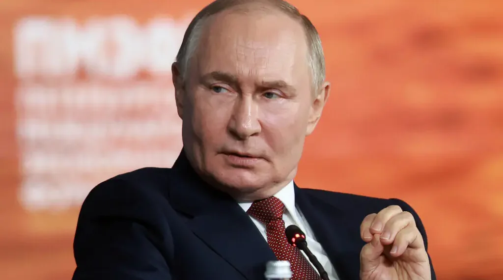 Russia's President Vladimir Putin speaks during a plenary session of the St. Petersburg International Economic Forum (SPIEF) in Saint Petersburg, Russia, June 20, 2025. REUTERS/Anton Vaganov