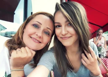 Oana Lasconi face UN PAS RISCANT! Se declară APĂRĂTOAREA liderului Ali Khamenei și îl numește pe Preafericitul Părinte Daniel…