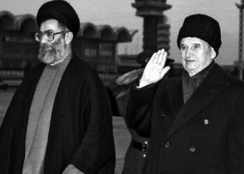 Secretele ultimei vizite a lui nicolae ceausescu in iran s a spus ca a luat cu el teancuri cu valuta si lingouri de aur