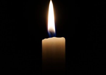 Webandi candle