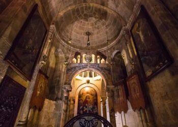 Biserica Sfantului Mormant din Ierusalim Shutterstock 850x478