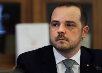 NjBlZjMyYWRlNjY4ZjYxYWQwY2I0YzMzOQ==.thumb