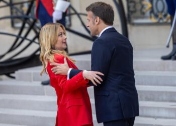 Emmanuel macron moment buclucas cu giorgia meloni imaginile au starnit controverse video viral