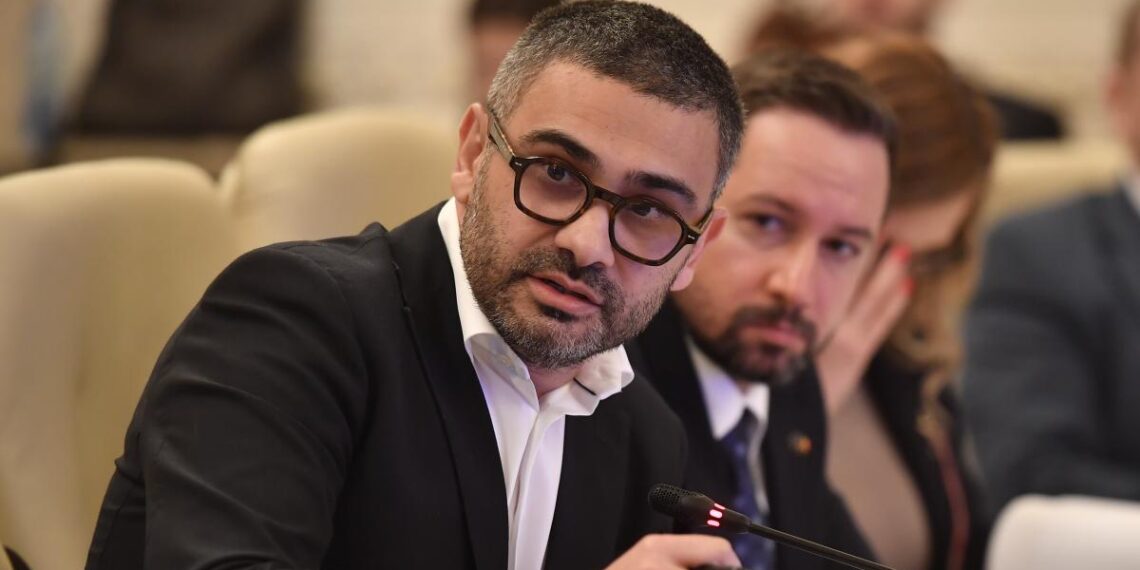 Florin manole 28 000 de tineri vor putea fi angajati cu subventie de la stat pentru doi ani