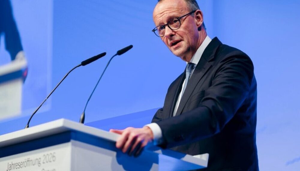 Merz la tribuna 1000x600