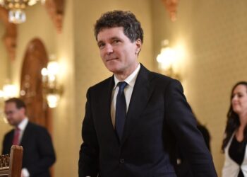 Surse nicusor dan va numi un prim ministru daca psd si pnl nu vor reusi sa se inteleaga grindeanu vrea sa intrebe ccr ce e de facut