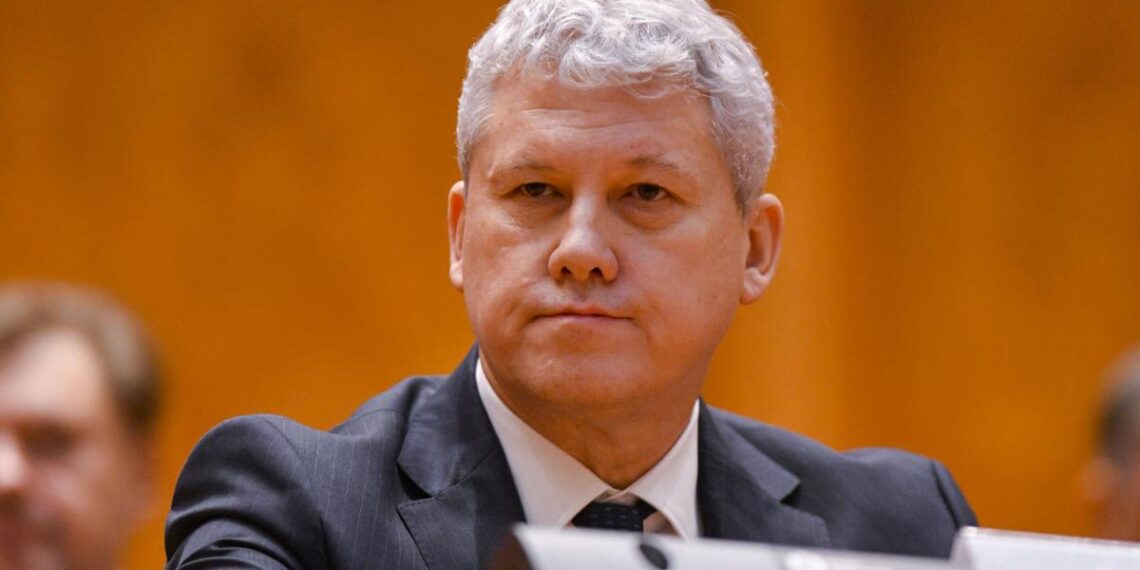 Catalin predoiu despre deficitul de personal din mai am recrutat cam 6 000 de oameni pe an dar lipsesc 30 000 in total