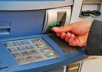 Https www.cancan.ro wp content uploads 2025 02 Adio bancomate. Cum vom retrage banii de pe card in urmatorii ani 1200x686