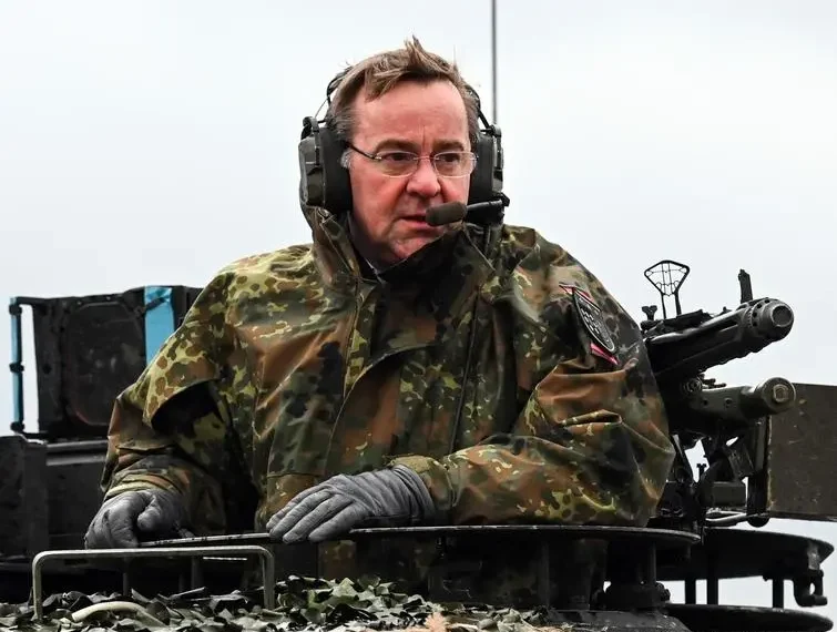 Image 2023 02 1 26057844 41 boris pistorius intr tanc german leopard 2 a6