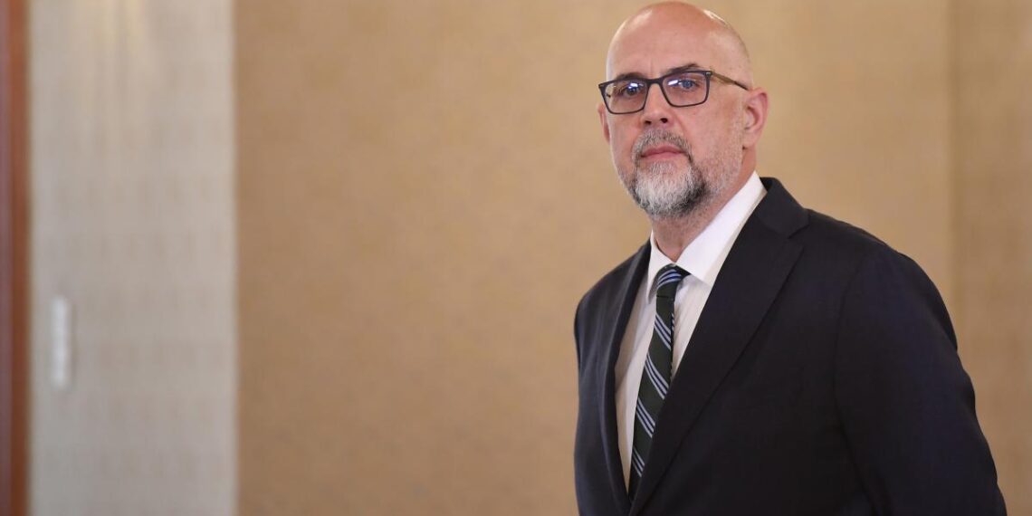 Kelemen hunor cheama psd pnl si usr la discutii e singura solutie trebuie gasit un premier responsabil care sa nu fie un rival