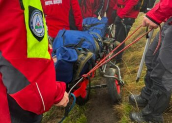 Mai multi participanti la ultramaratonul transylvania 100 au cazut in rapa zeci de salvamontisti intervin in bucegi
