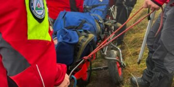 Mai multi participanti la ultramaratonul transylvania 100 au cazut in rapa zeci de salvamontisti intervin in bucegi